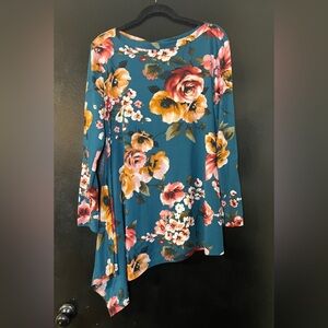 Agnes & Dora Asymmetrical Teal Floral Long Sleeve Tunic